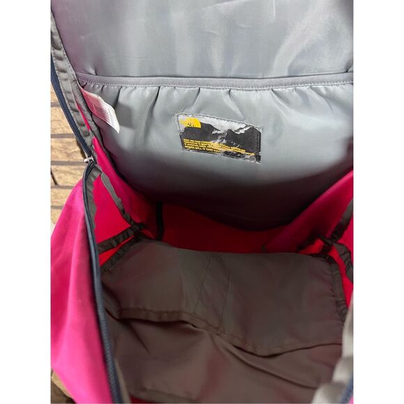 The North Face Haystack Backpack w/ Laptop Sleeve & Multiple Pockets‎ Pink - Picture 3 of 4